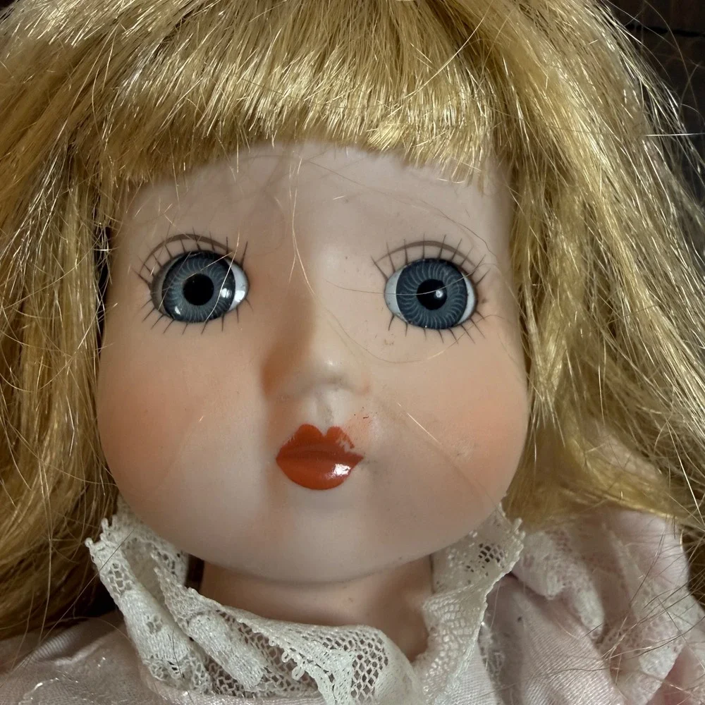 Memories Gone By Noble Arts Inc Porcelain Doll Pink Lace Dress 16 inch‎ Vintage